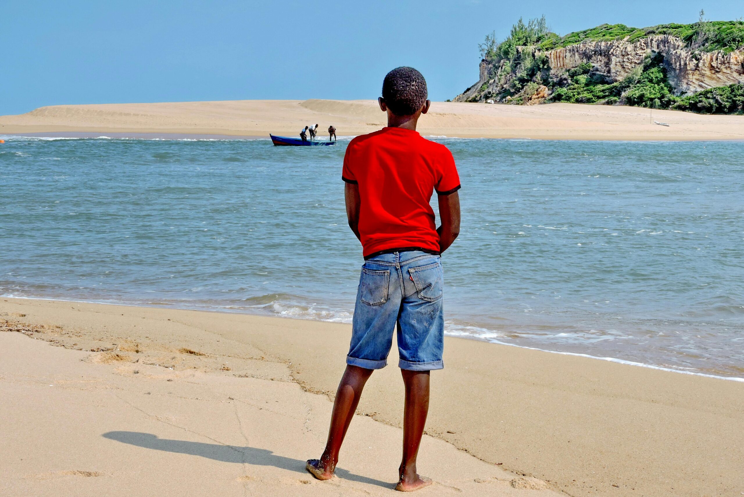  Assessing the Impact of Conservation Policies on Well-being in the Southwestern Indian Ocean 